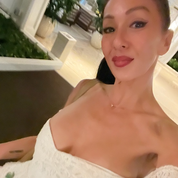 Meet your Posher, Julia - Picture 1 of 1